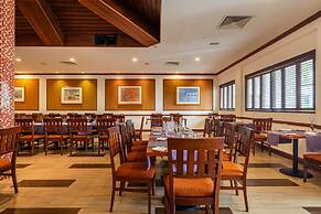 Hulhule Island Hotel