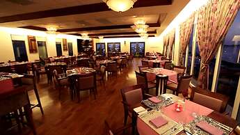 Hulhule Island Hotel