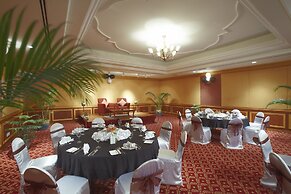 Hulhule Island Hotel