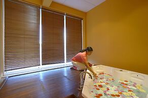 Hulhule Island Hotel