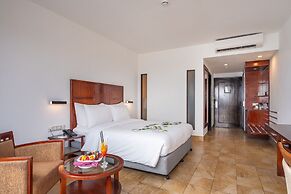 Hulhule Island Hotel
