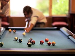 Hulhule Island Hotel