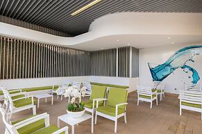 Flash Hotel – Adults recommended