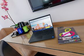 Flash Hotel – Adults recommended