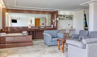 Playavera Hotel - Naturist Friendly