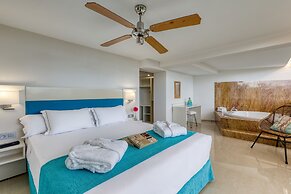 Playavera Hotel - Naturist Friendly