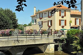 Logis Le Cheval Blanc et Clovis