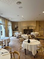 Logis Le Cheval Blanc et Clovis