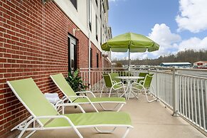 Holiday Inn Express & Suites Ashland by IHG