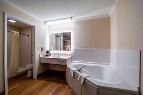 Econo Lodge Inn & Suites Cayce I-26 Airport