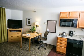 Candlewood Suites Fargo-N. Dakota State University by IHG