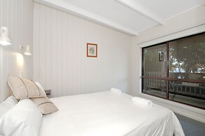 Beacon Point Ocean View Villas