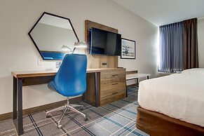 Comfort Suites Airport