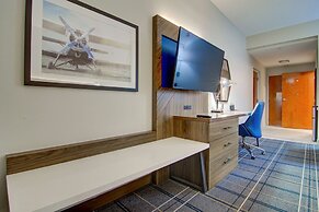 Comfort Suites Airport