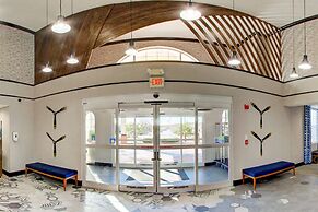 Comfort Suites Airport