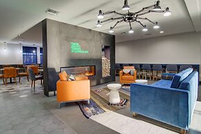 Comfort Suites Airport