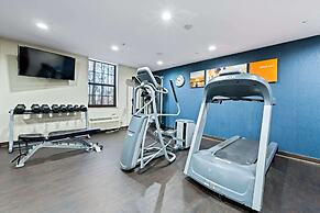 Comfort Suites Airport