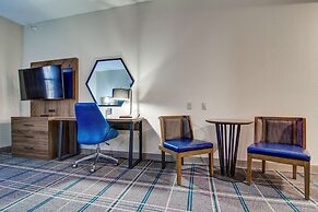 Comfort Suites Airport