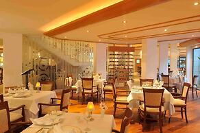 Constantinou Bros Asimina Suites Hotel