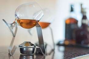 Constantinou Bros Asimina Suites Hotel