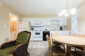 Country Club Villas