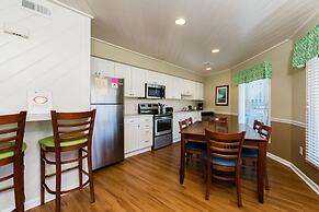 Country Club Villas