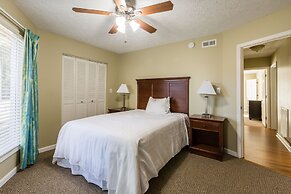 Country Club Villas