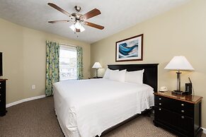 Country Club Villas