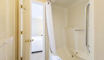 Country Club Villas
