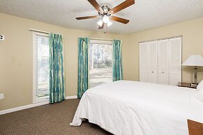 Country Club Villas