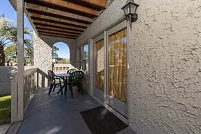 Country Club Villas
