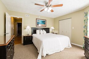 Country Club Villas