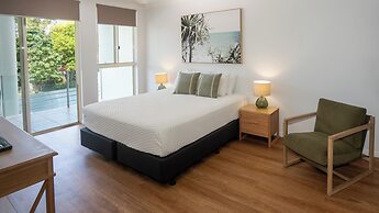Waters Edge Apartment
