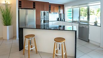 Waters Edge Apartment