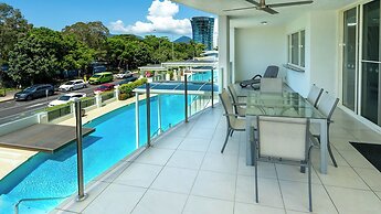 Waters Edge Apartment