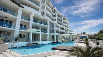 Waters Edge Apartment