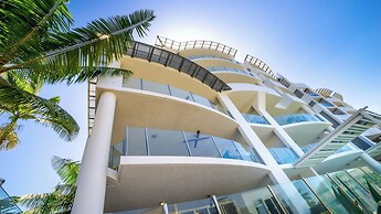 Waters Edge Apartment