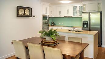 Waters Edge Apartment