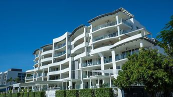 Waters Edge Apartment