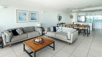 Waters Edge Apartment