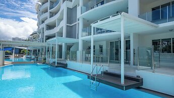 Waters Edge Apartment