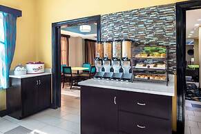 La Quinta Inn & Suites by Wyndham Oxford - Anniston