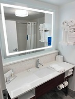 Hampton Inn & Suites Louisville East