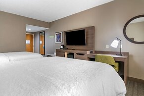 Hampton Inn & Suites Louisville East