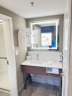 Hampton Inn & Suites Louisville East