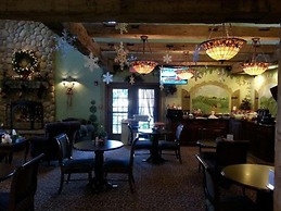 Hearthstone Inn & Suites