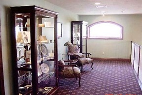 Hearthstone Inn & Suites