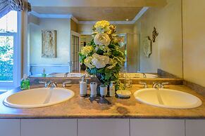 Crystal's View Bed & Breakfast