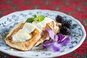 Crystal's View Bed & Breakfast