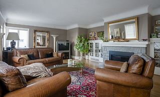 Crystal's View Bed & Breakfast